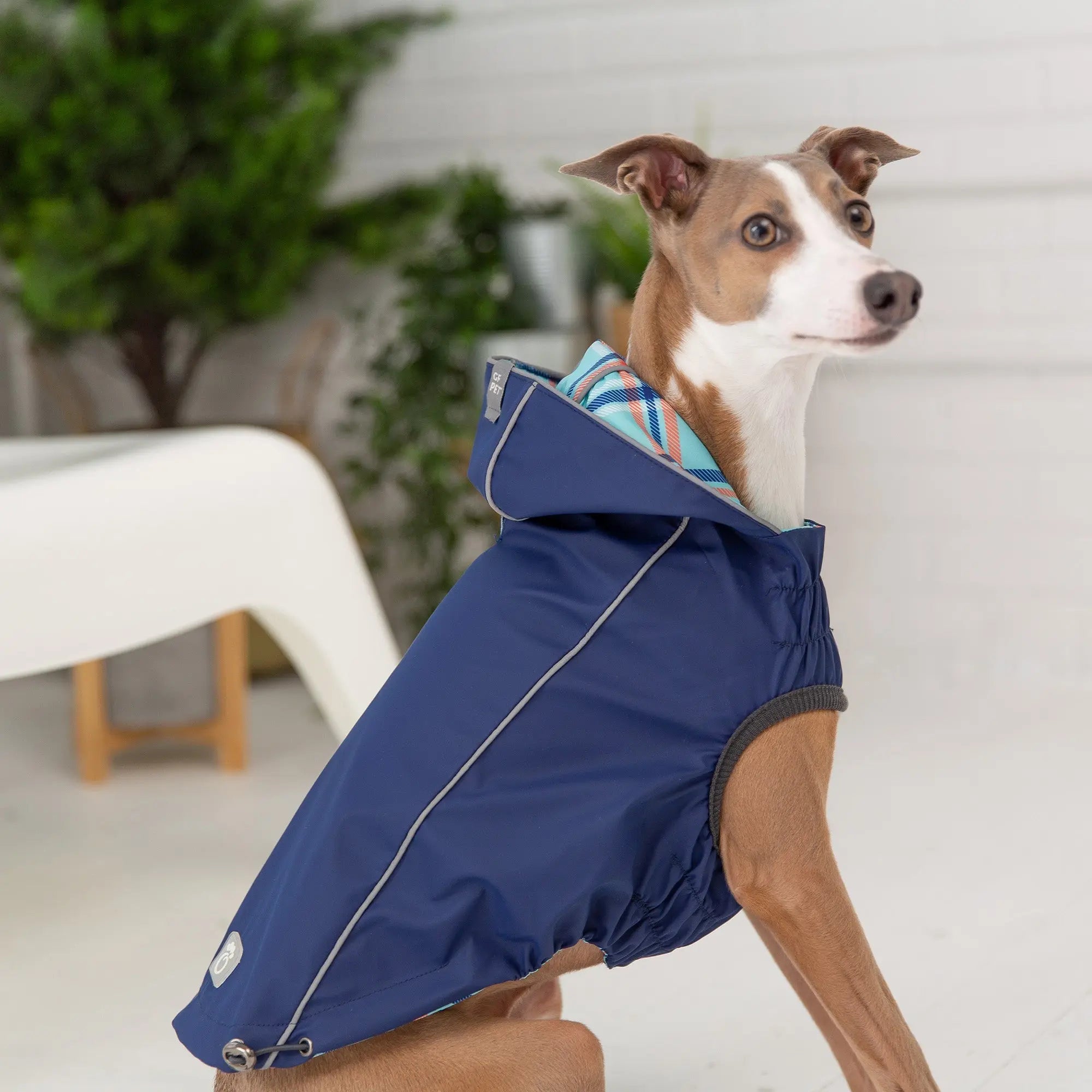 The Reversible Elasto-Fit Raincoat - Navy Beige Antigone