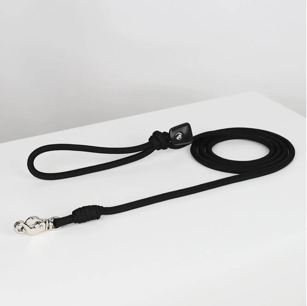 The Essential Leash Hozi